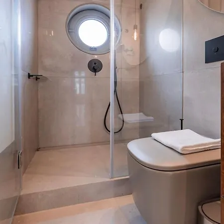 Condessa Iv By Innkeeper *